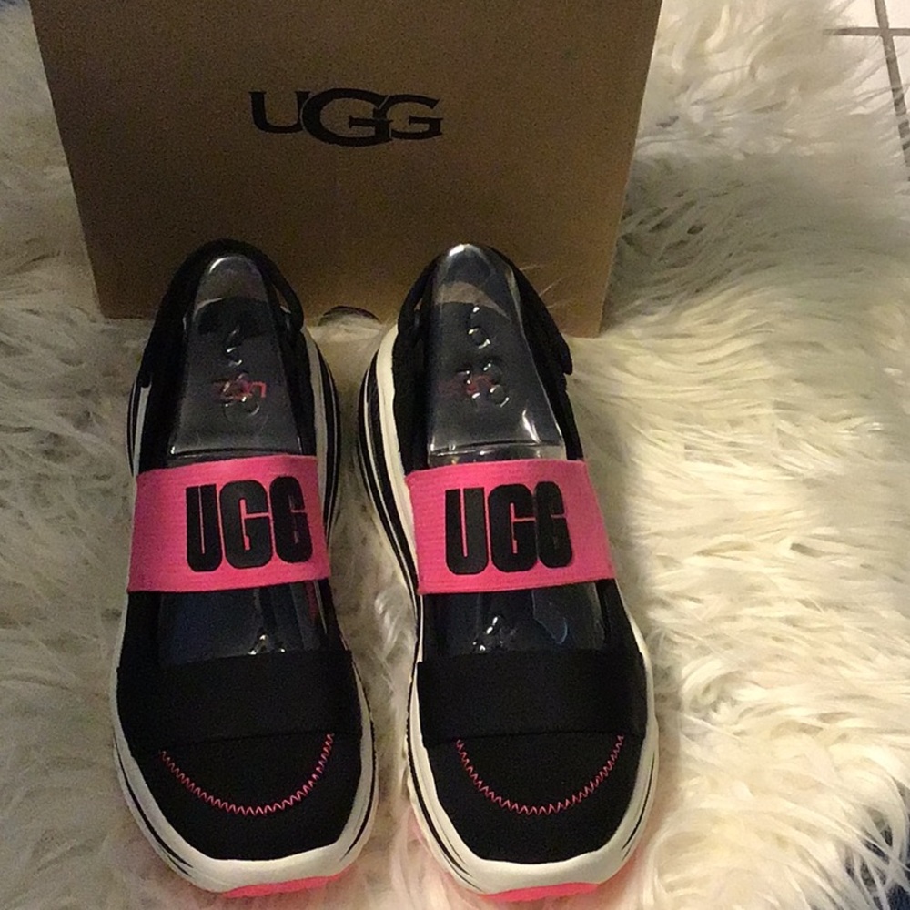 UGG Slingback Runner-Size 9